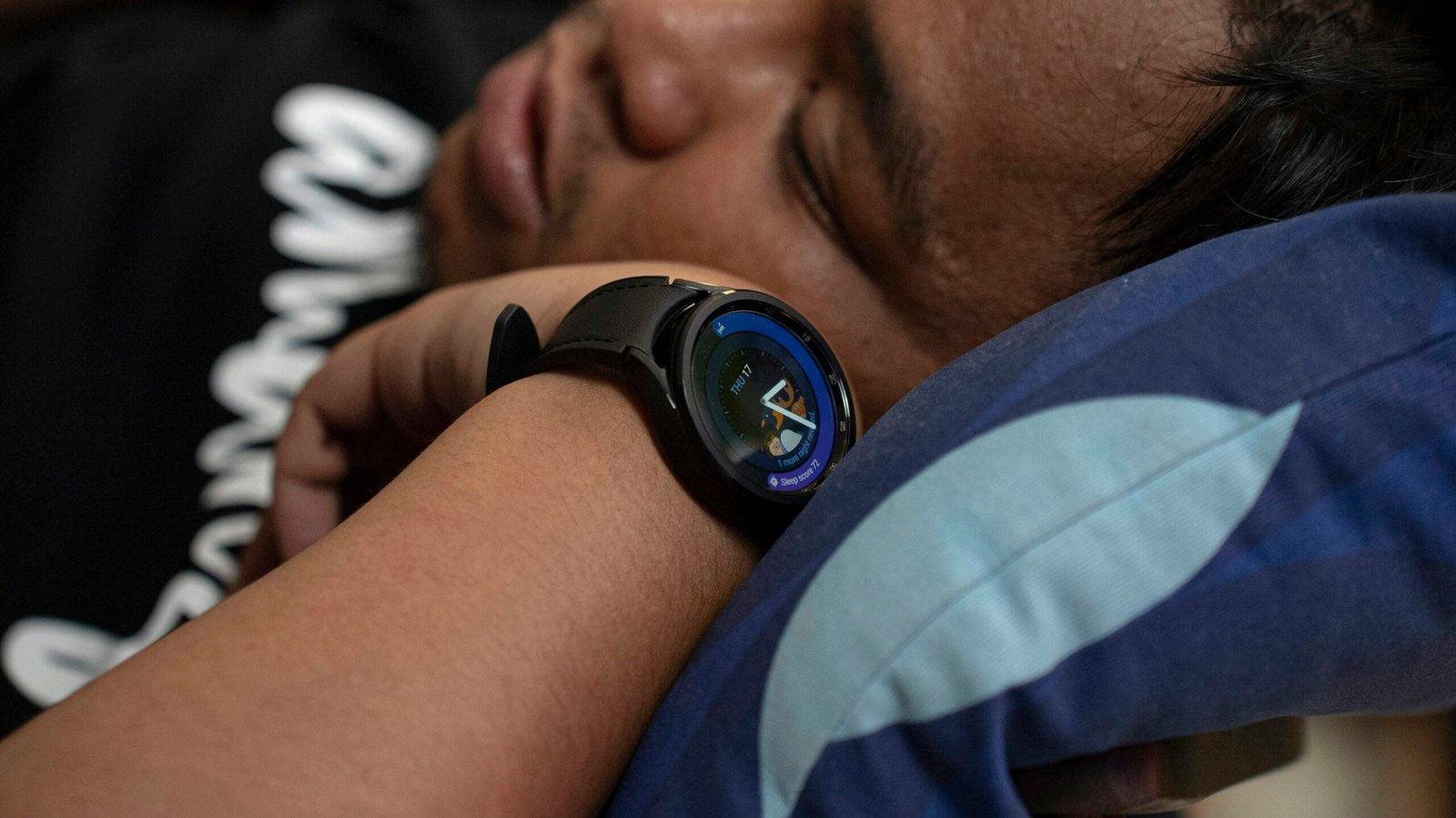 The Passive-Aggressive Pillow: A Humorous Tale of Simon's Sleep Struggles